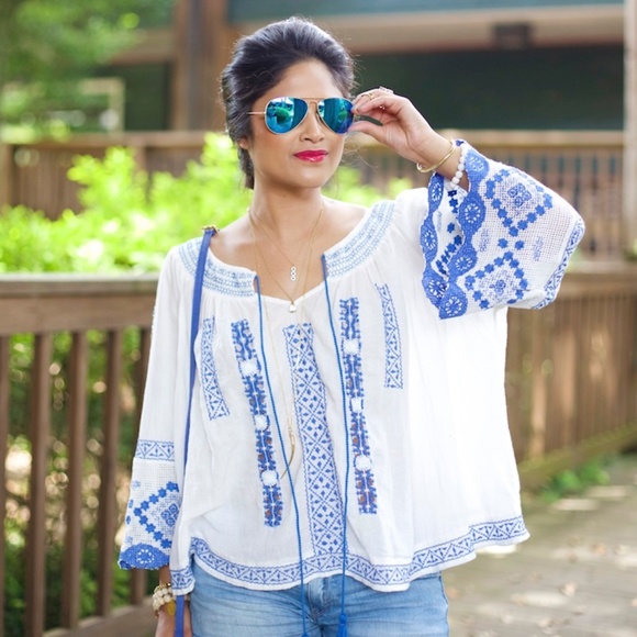 Beautiful rare top bohemian white and blue embroidered design. Can be worn off s - Picture 2 of 11